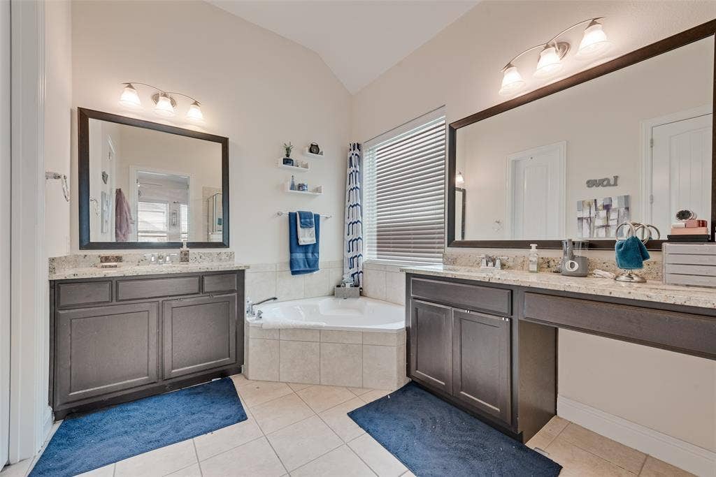 2610 Fawn Valley Avenue, Midlothian, TX 76065 2610 Fawn Valley Avenue, Midlothian, TX 76065