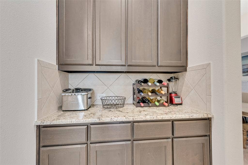2610 Fawn Valley Avenue, Midlothian, TX 76065 2610 Fawn Valley Avenue, Midlothian, TX 76065