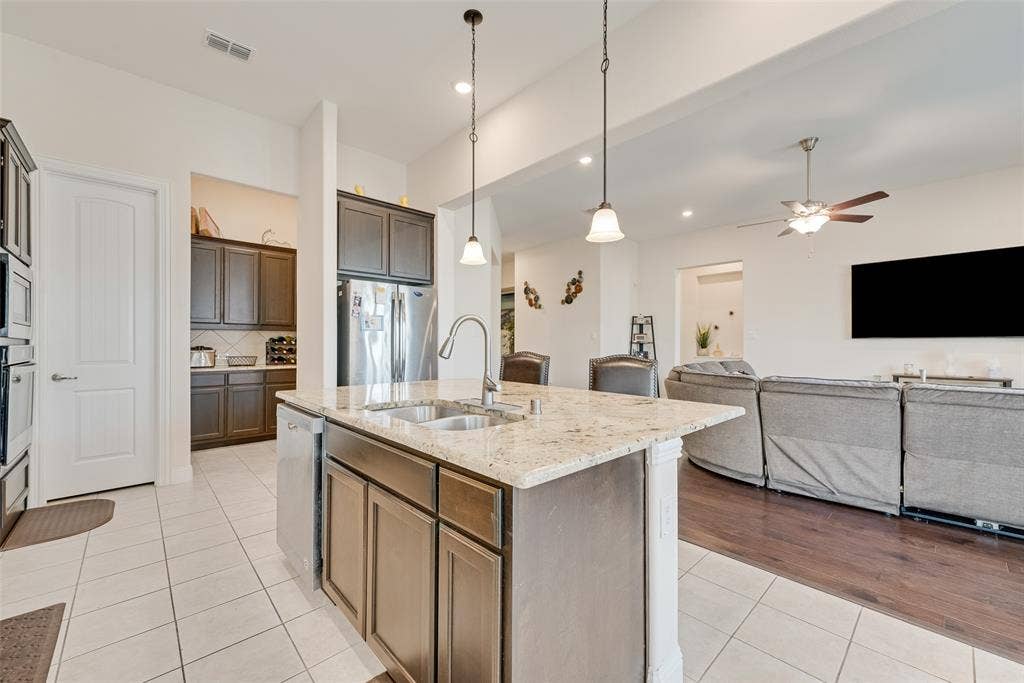2610 Fawn Valley Avenue, Midlothian, TX 76065 2610 Fawn Valley Avenue, Midlothian, TX 76065
