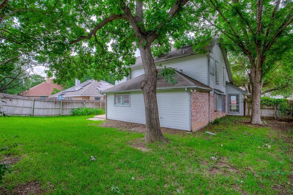 230 Brittany Drive, Euless, TX 76039 230 Brittany Drive, Euless, TX 76039