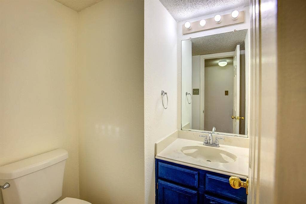 230 Brittany Drive, Euless, TX 76039 230 Brittany Drive, Euless, TX 76039