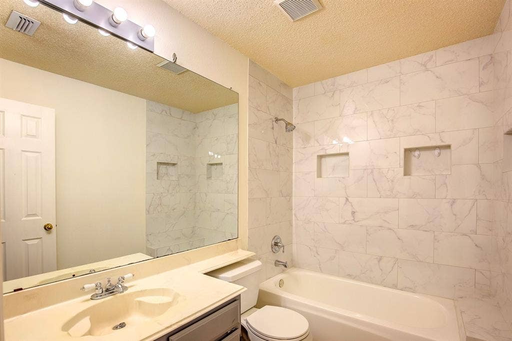 230 Brittany Drive, Euless, TX 76039 230 Brittany Drive, Euless, TX 76039