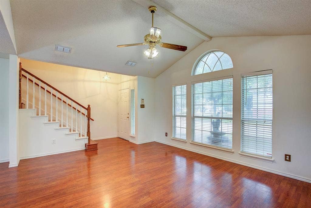 230 Brittany Drive, Euless, TX 76039 230 Brittany Drive, Euless, TX 76039