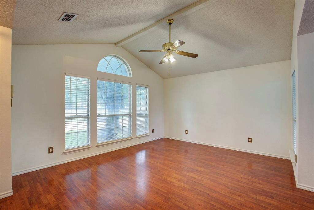 230 Brittany Drive, Euless, TX 76039 230 Brittany Drive, Euless, TX 76039