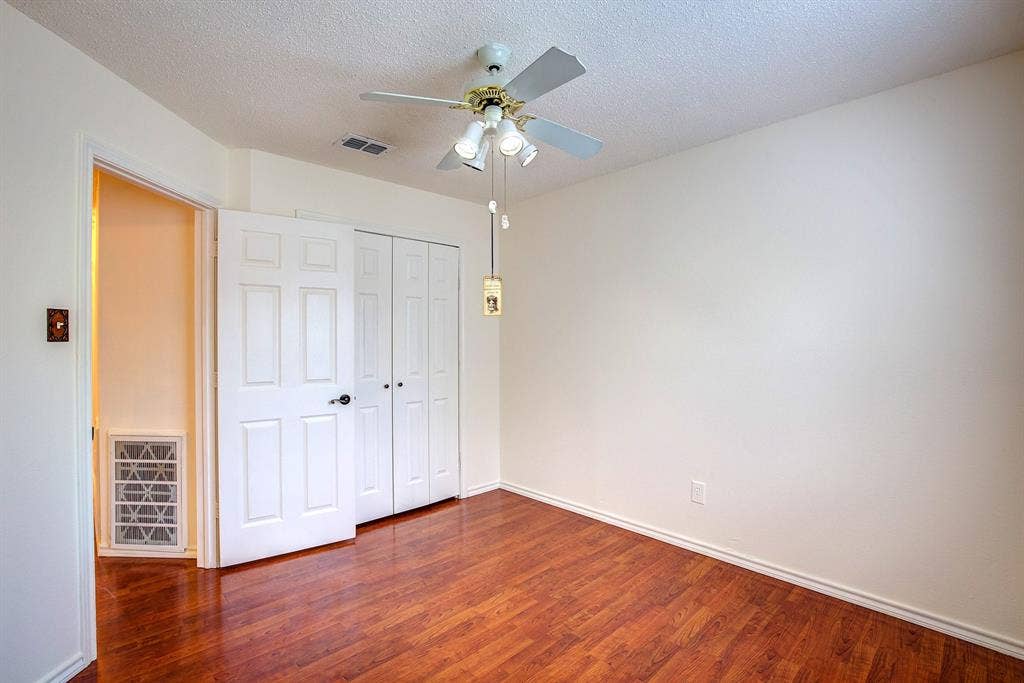 230 Brittany Drive, Euless, TX 76039 230 Brittany Drive, Euless, TX 76039