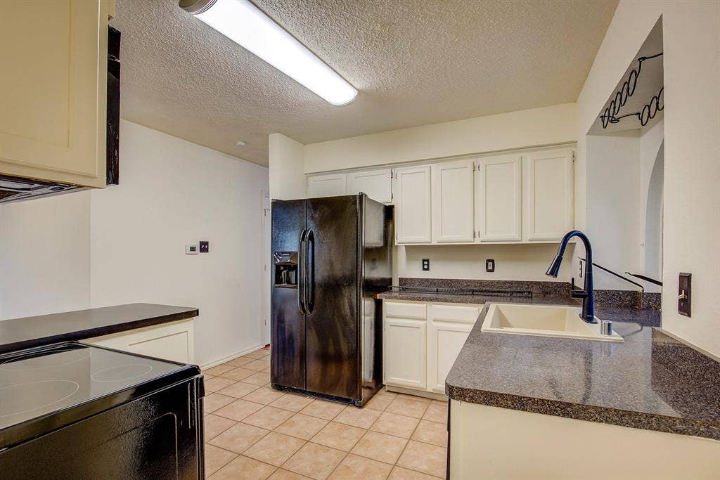 230 Brittany Drive, Euless, TX 76039 230 Brittany Drive, Euless, TX 76039