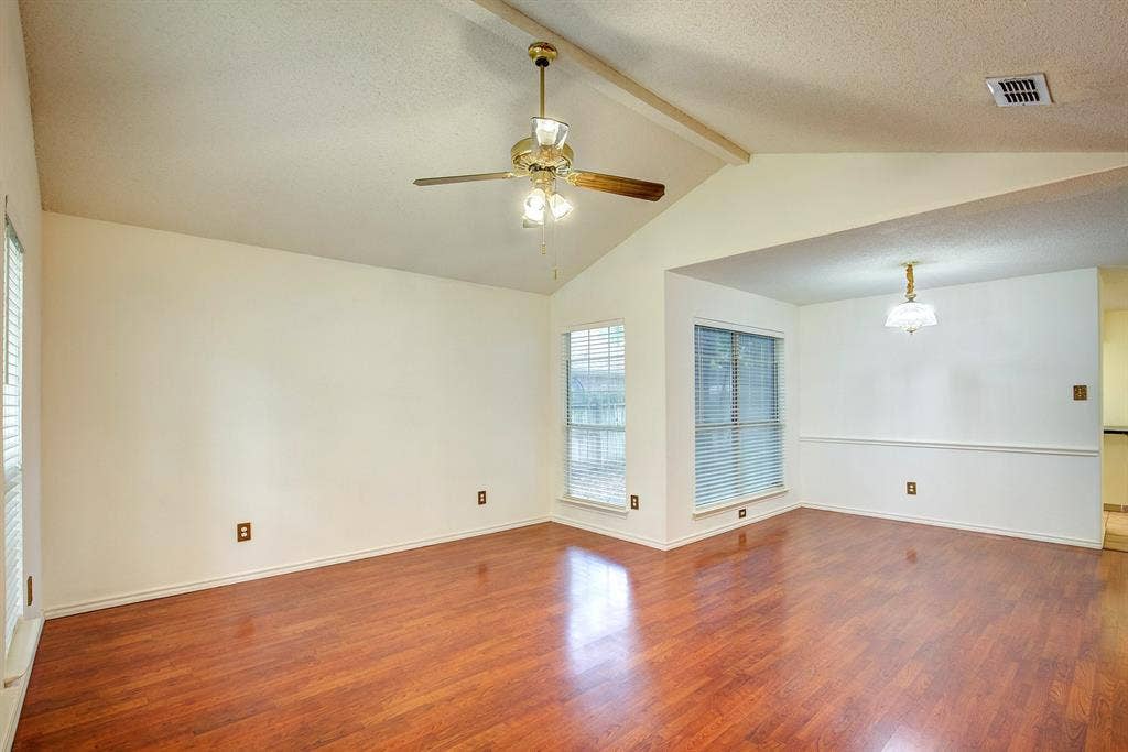 230 Brittany Drive, Euless, TX 76039 230 Brittany Drive, Euless, TX 76039