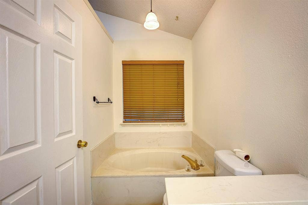 230 Brittany Drive, Euless, TX 76039 230 Brittany Drive, Euless, TX 76039
