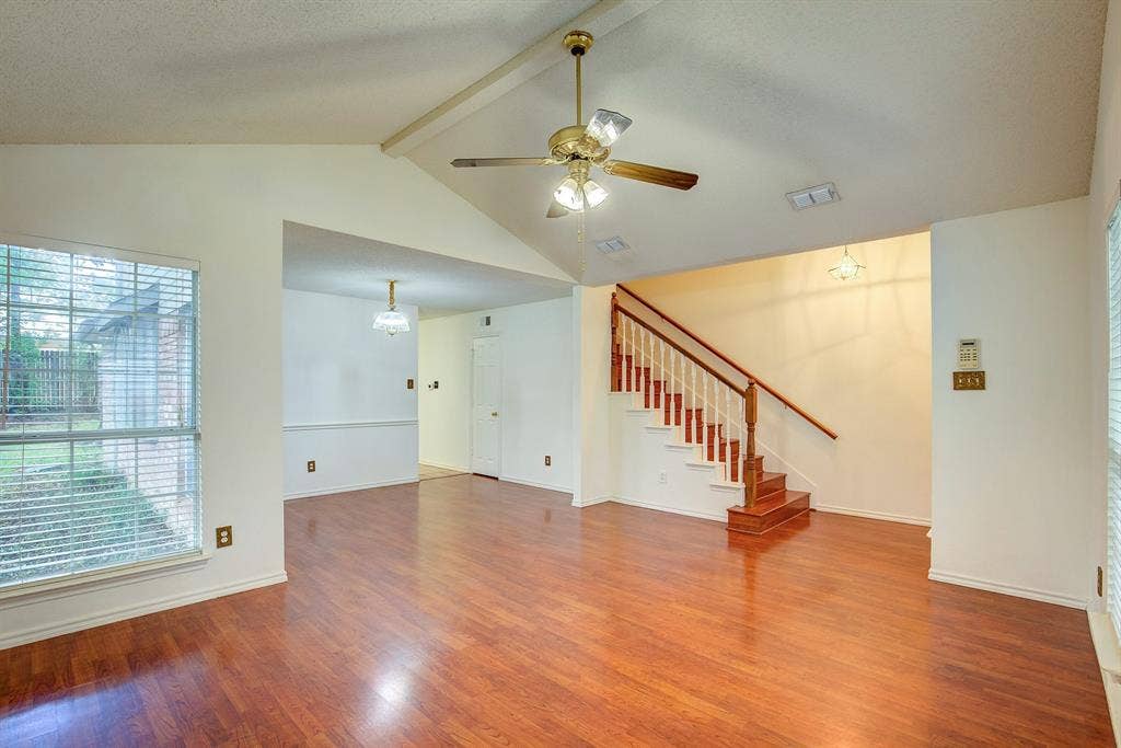 230 Brittany Drive, Euless, TX 76039 230 Brittany Drive, Euless, TX 76039