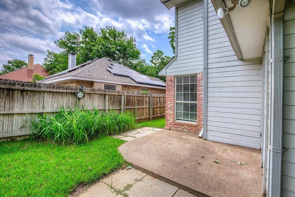 230 Brittany Drive, Euless, TX 76039 230 Brittany Drive, Euless, TX 76039