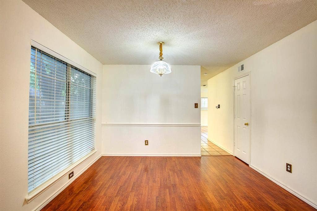 230 Brittany Drive, Euless, TX 76039 230 Brittany Drive, Euless, TX 76039