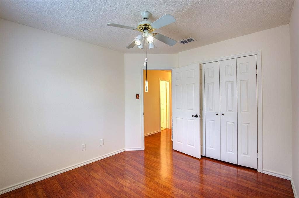 230 Brittany Drive, Euless, TX 76039 230 Brittany Drive, Euless, TX 76039