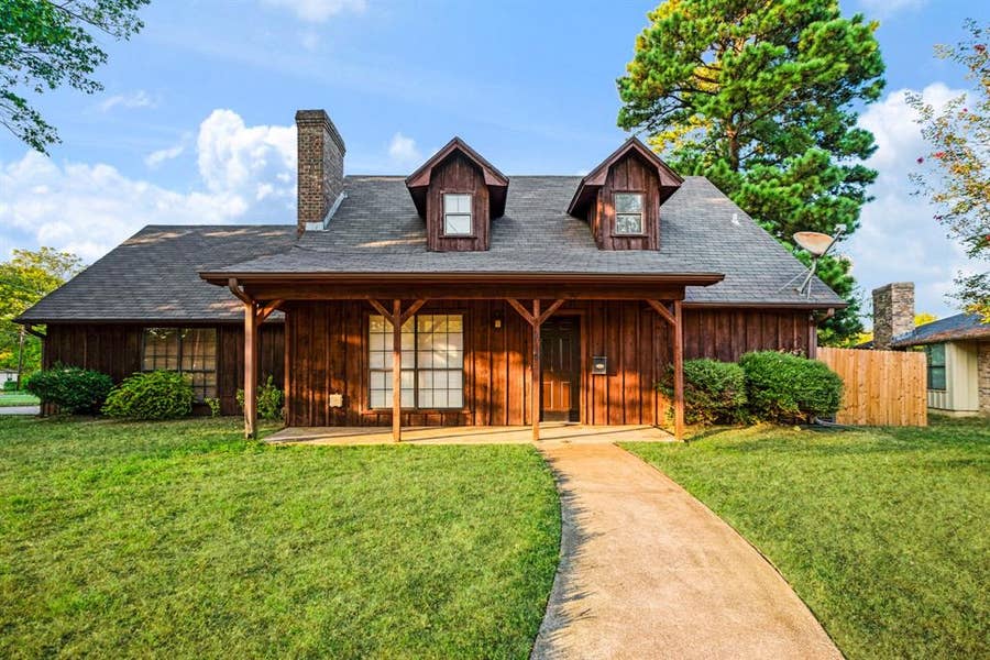 Property photo for 1715 Fairfax Street, Paris, TX