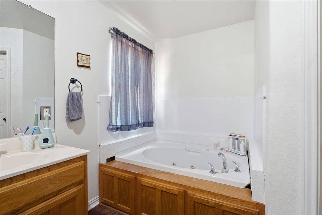 16730 E FM 16, Winona, TX 75792