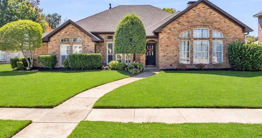 Property photo for 3214 Suzanne Drive, Rowlett, TX