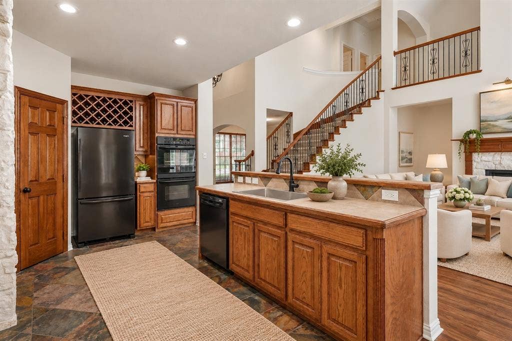 3736 Boxwood Drive, Grand Prairie, TX 75052 VIRTUALLY STAGED