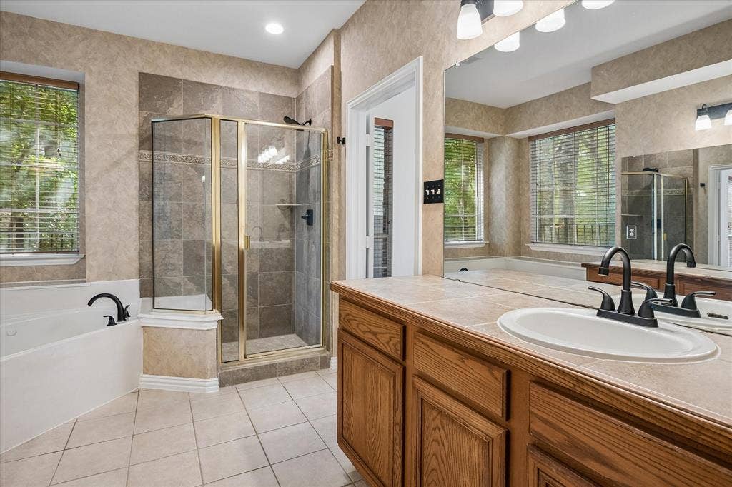 3736 Boxwood Drive, Grand Prairie, TX 75052 3736 Boxwood Drive, Grand Prairie, TX 75052