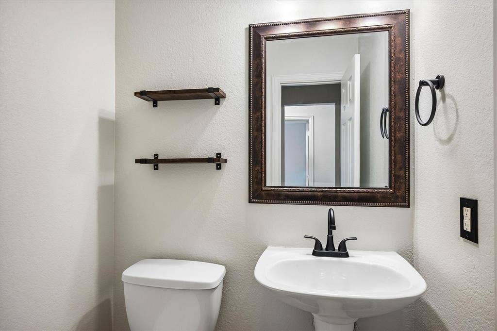 3736 Boxwood Drive, Grand Prairie, TX 75052 3736 Boxwood Drive, Grand Prairie, TX 75052