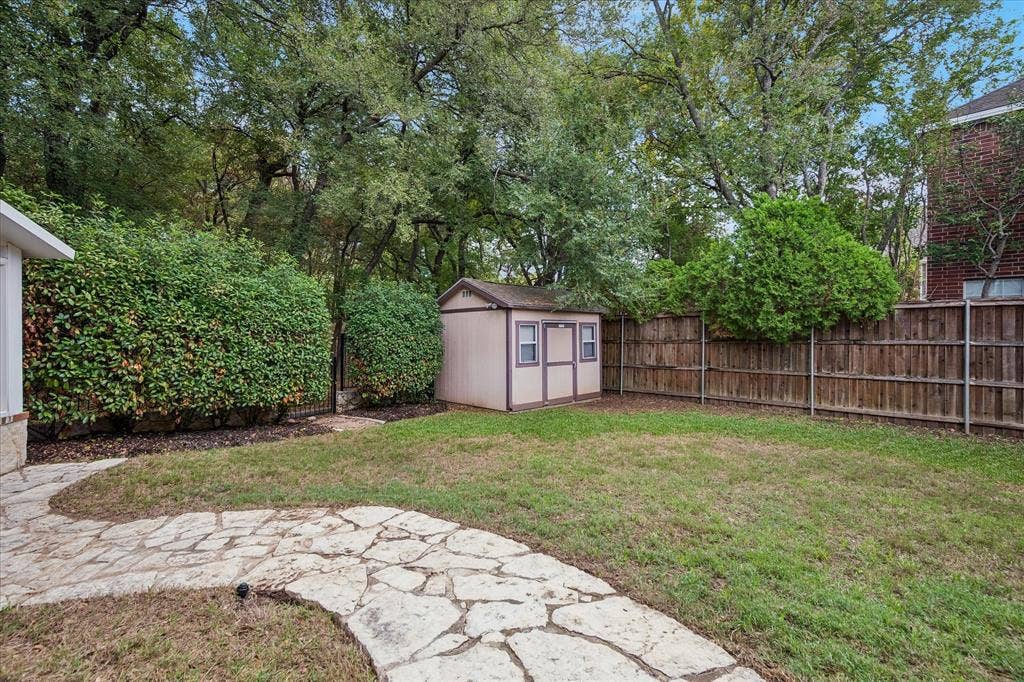 3736 Boxwood Drive, Grand Prairie, TX 75052 3736 Boxwood Drive, Grand Prairie, TX 75052