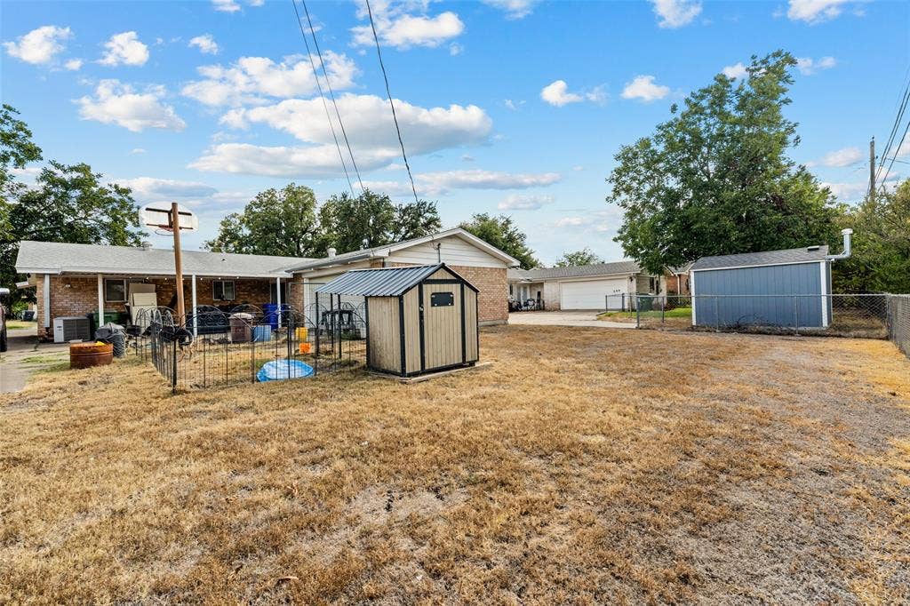 6313 May Drive, Waco, TX 76710 6313 May Drive, Waco, TX 76710