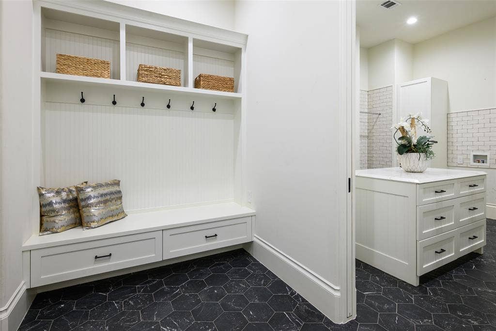 6115 Northwood Road, Dallas, TX 75225 6115 Northwood Road, Dallas, TX 75225