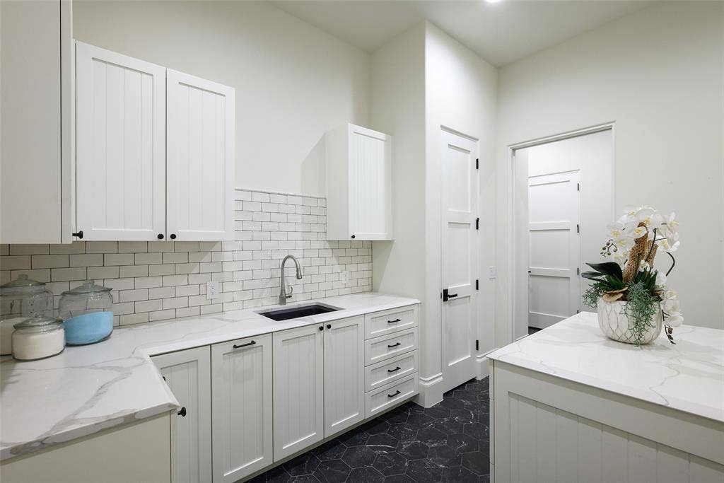 6115 Northwood Road, Dallas, TX 75225 6115 Northwood Road, Dallas, TX 75225