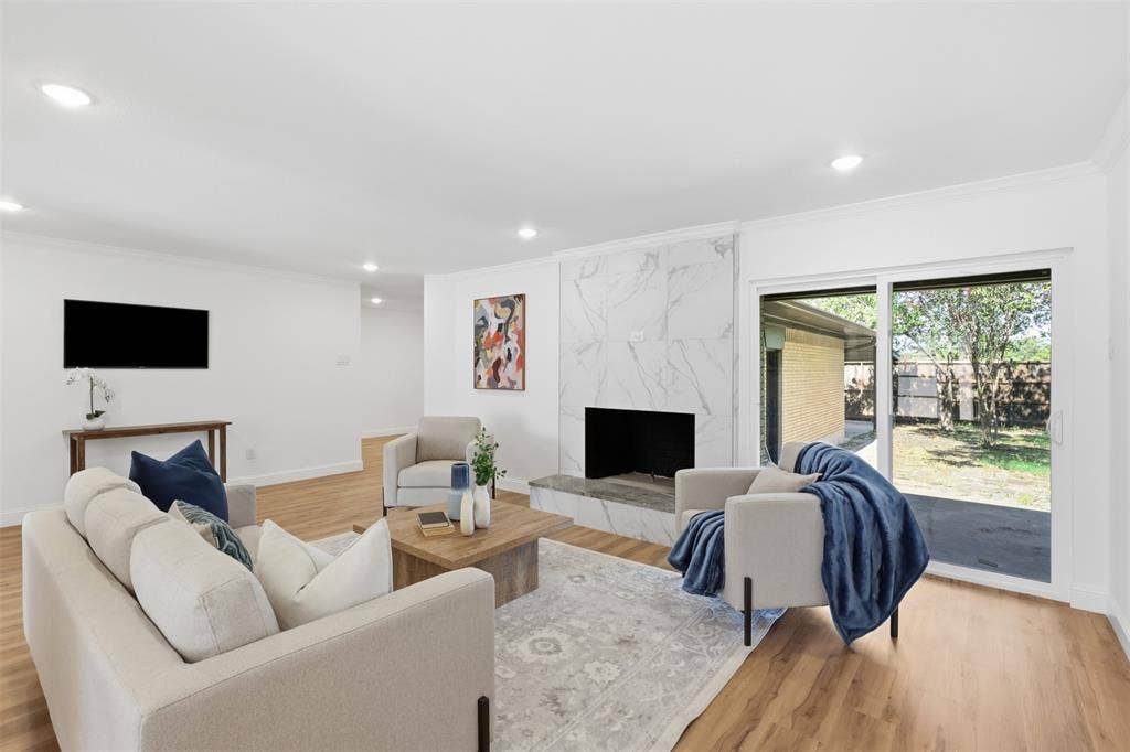 5427 Banting Way, Dallas, TX 75227 Plus cozy fireplace