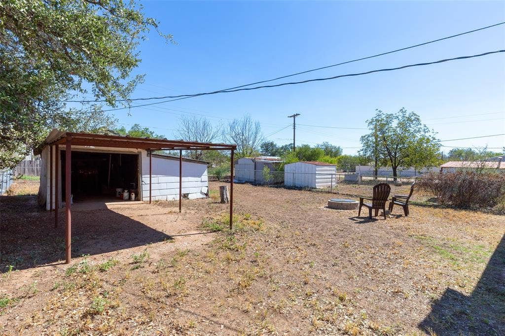 221 NW Avenue J, Hamlin, TX 79520