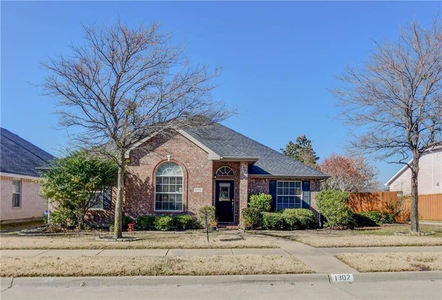 Property photo for 1302 Heather Brook Drive, Allen, TX
