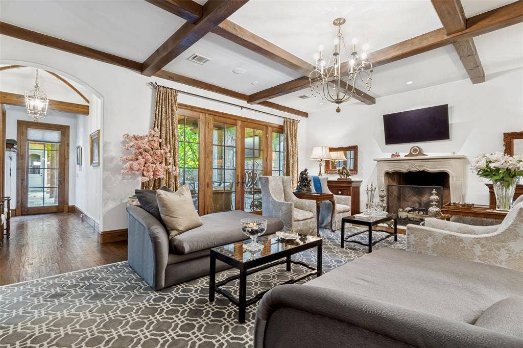 4327 Irving Avenue, Dallas, TX 75219 4327 Irving Avenue, Dallas, TX 75219