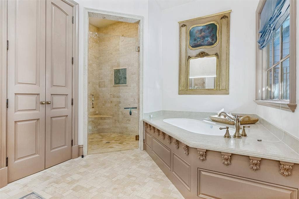 4327 Irving Avenue, Dallas, TX 75219 4327 Irving Avenue, Dallas, TX 75219
