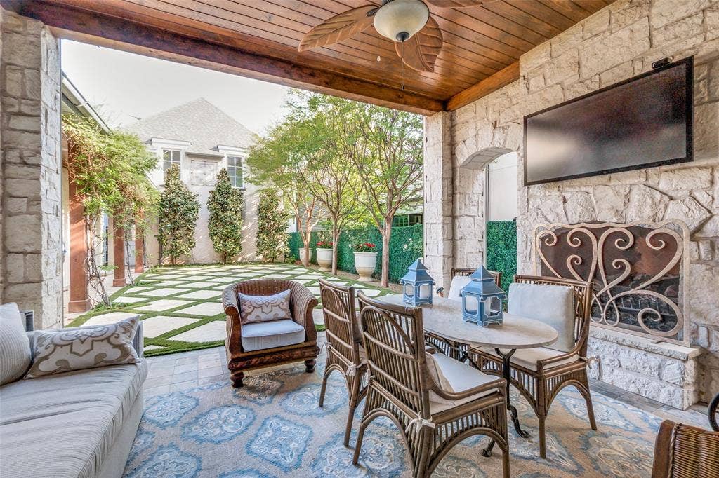 4327 Irving Avenue, Dallas, TX 75219 4327 Irving Avenue, Dallas, TX 75219