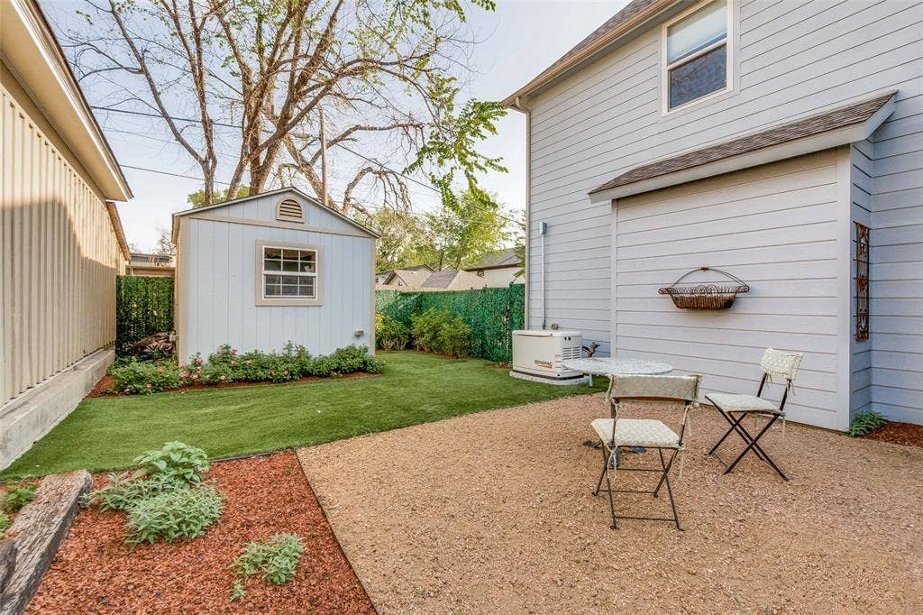 4327 Irving Avenue, Dallas, TX 75219 4327 Irving Avenue, Dallas, TX 75219
