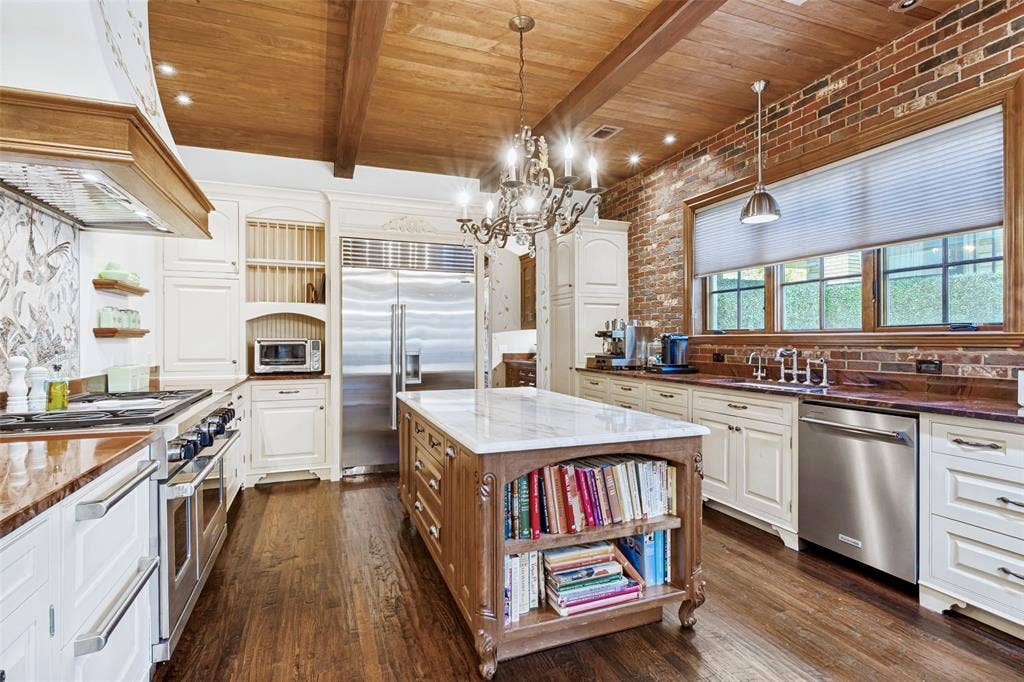 4327 Irving Avenue, Dallas, TX 75219 4327 Irving Avenue, Dallas, TX 75219
