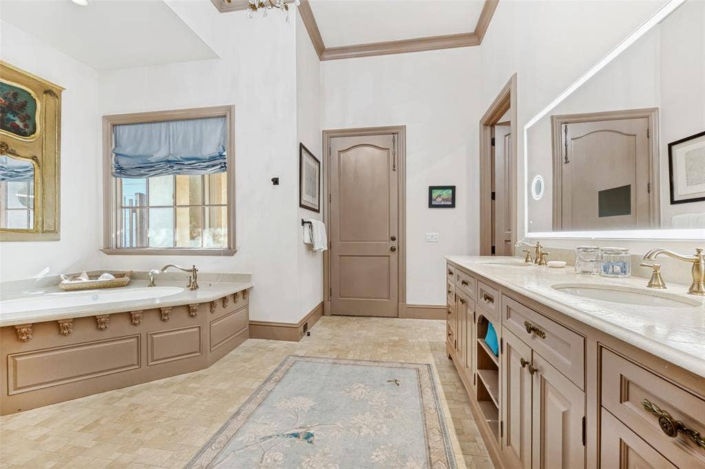 4327 Irving Avenue, Dallas, TX 75219 4327 Irving Avenue, Dallas, TX 75219