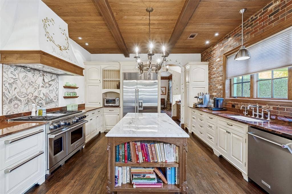 4327 Irving Avenue, Dallas, TX 75219 4327 Irving Avenue, Dallas, TX 75219