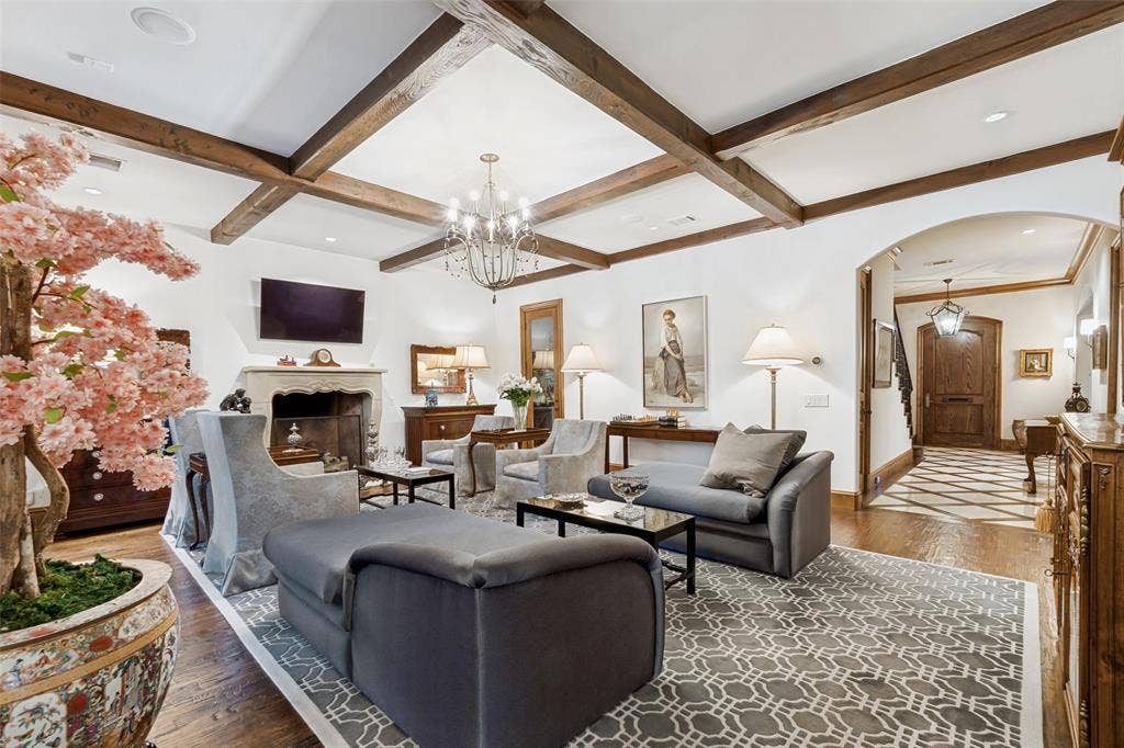4327 Irving Avenue, Dallas, TX 75219 4327 Irving Avenue, Dallas, TX 75219