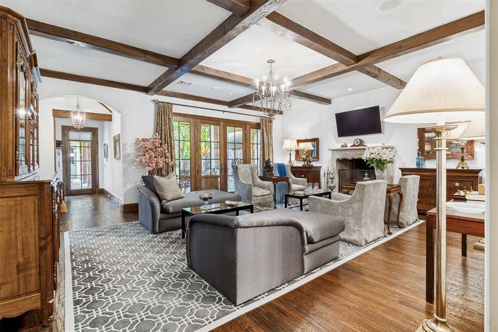 4327 Irving Avenue, Dallas, TX 75219 4327 Irving Avenue, Dallas, TX 75219