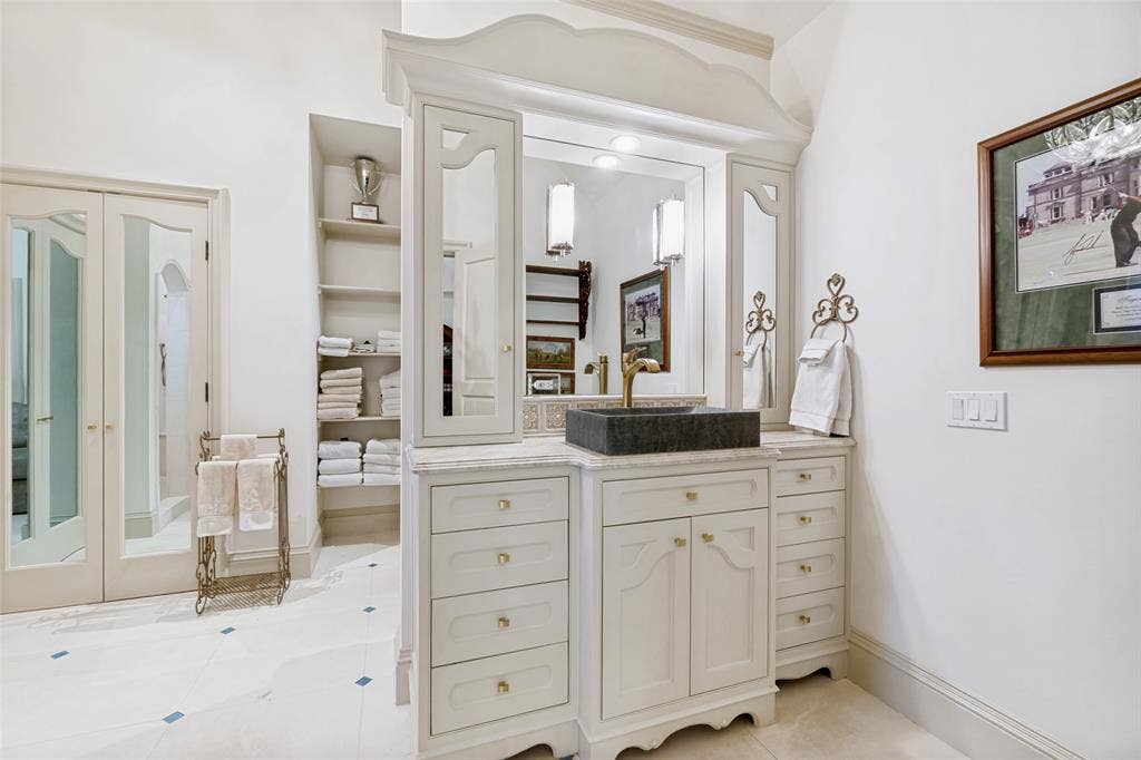 4327 Irving Avenue, Dallas, TX 75219 4327 Irving Avenue, Dallas, TX 75219