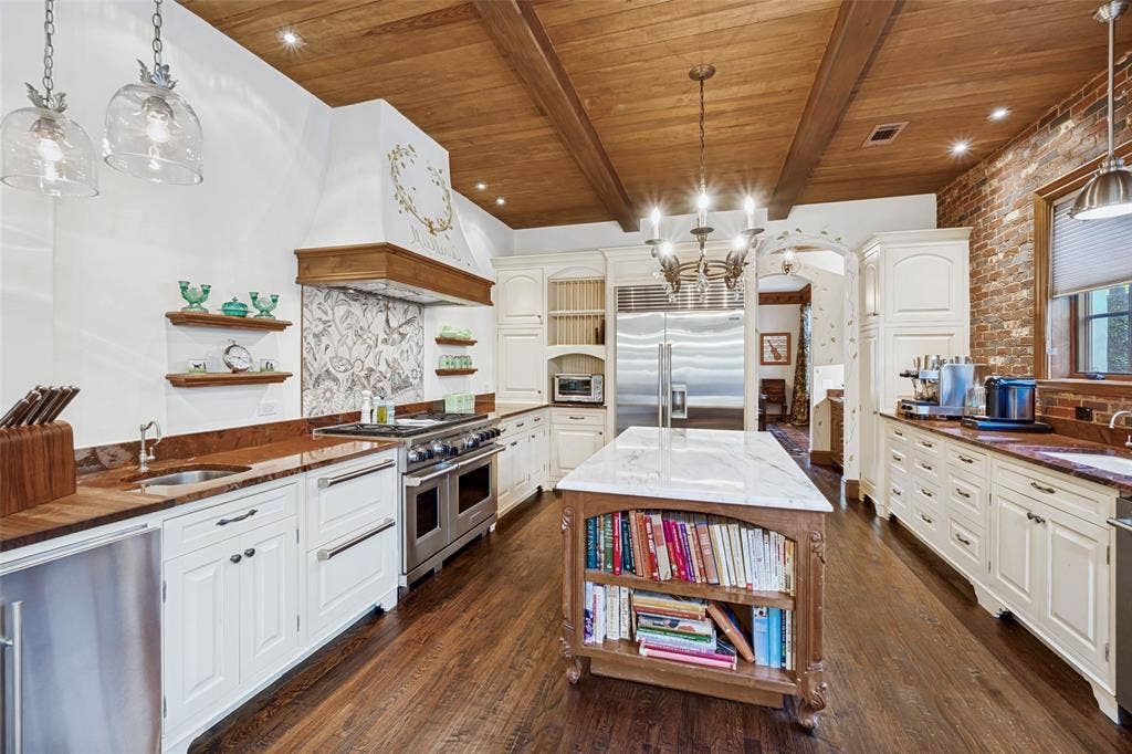 4327 Irving Avenue, Dallas, TX 75219 4327 Irving Avenue, Dallas, TX 75219