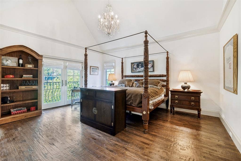 4327 Irving Avenue, Dallas, TX 75219 4327 Irving Avenue, Dallas, TX 75219