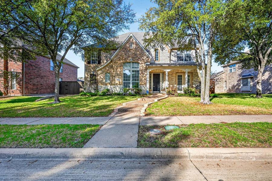 Property photo for 10601 Whispering Pines Drive, Frisco, TX