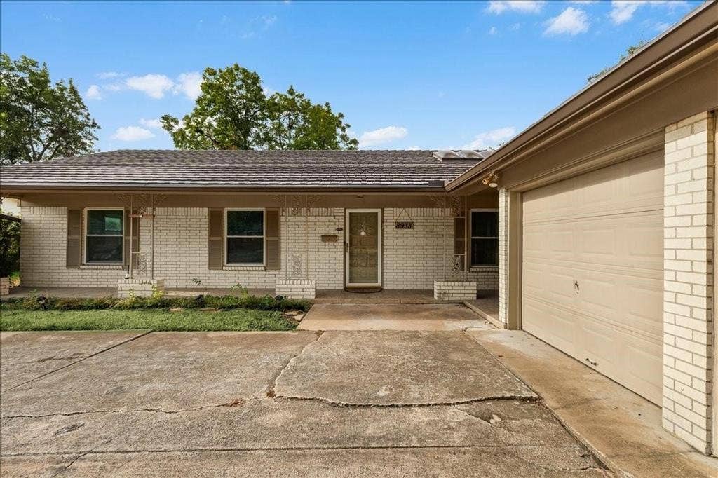 8933 Kincaid Drive, Benbrook, TX 76116 8933 Kincaid Drive, Benbrook, TX 76116