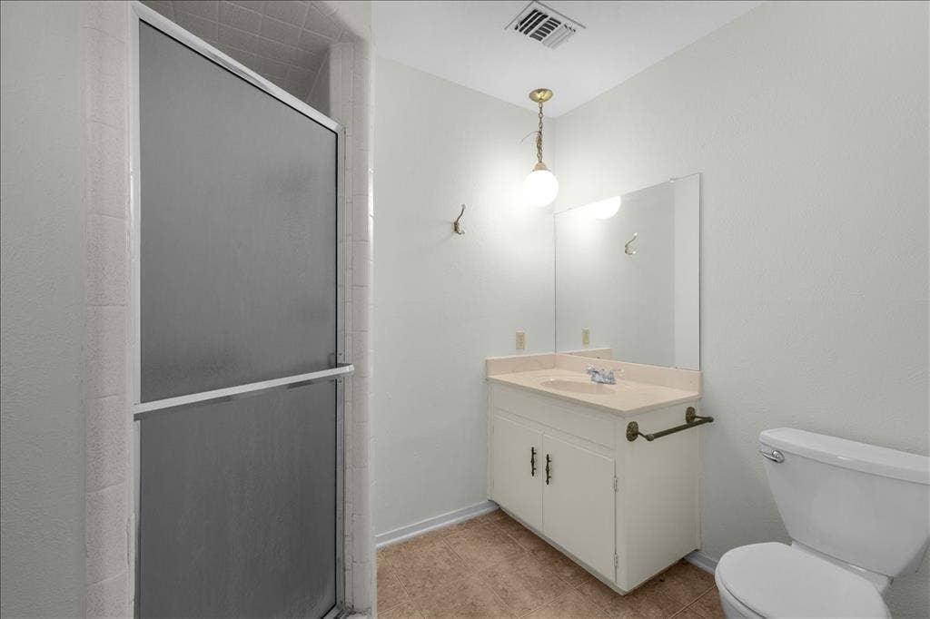 8933 Kincaid Drive, Benbrook, TX 76116 8933 Kincaid Drive, Benbrook, TX 76116