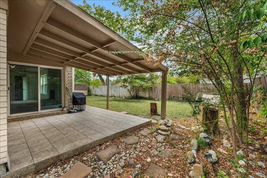 8933 Kincaid Drive, Benbrook, TX 76116 8933 Kincaid Drive, Benbrook, TX 76116