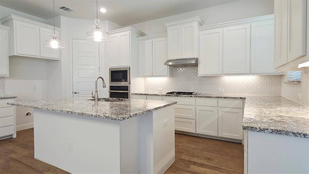 7703 Coronado Drive, Rowlett, TX 75088 7703 Coronado Drive, Rowlett, TX 75088