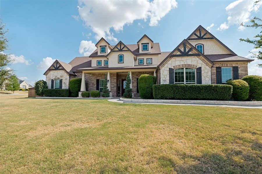 Property photo for 7440 Chambers Bay Circle, Waxahachie, TX