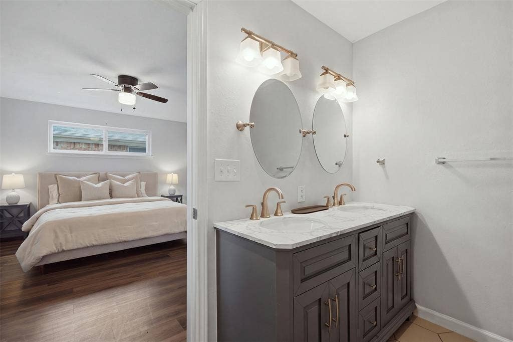 5221 Elkridge Drive, Dallas, TX 75227 Updated primary bathroom