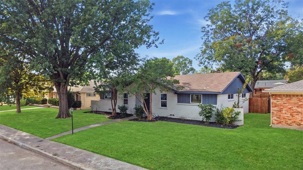 5221 Elkridge Drive, Dallas, TX 75227 5221 Elkridge Drive, Dallas, TX 75227