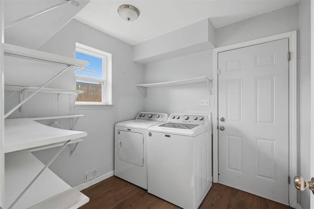 5221 Elkridge Drive, Dallas, TX 75227 Laundry off the garage